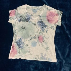 keren hart v-neck short-sleeve Tee